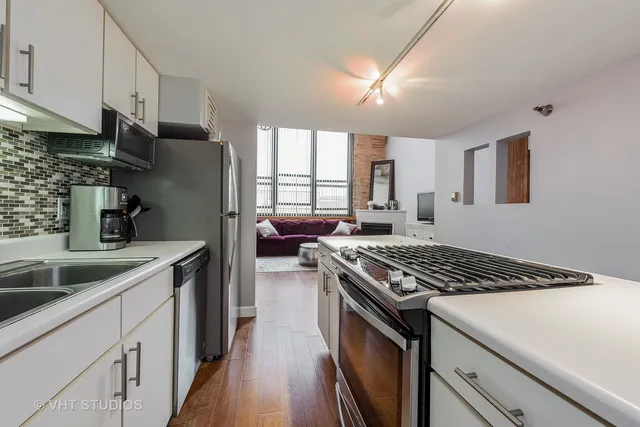 $2,500 | 1727 South Indiana Avenue, Unit 111, Chicago, IL 60616