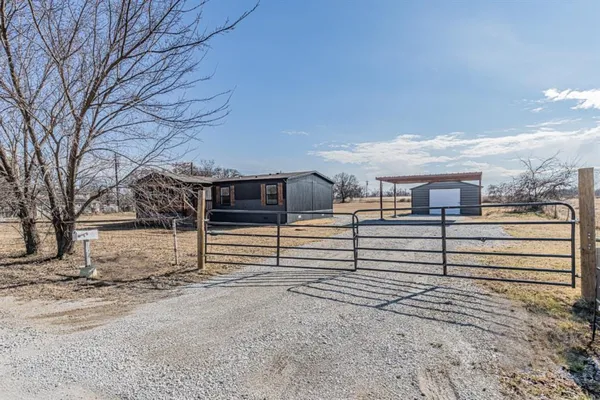 $279,999 | 111 County Road 1303, Bridgeport, TX 76426