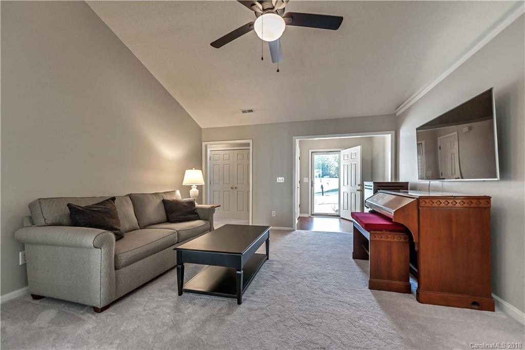 2475 Hawk Ridge Drive Gastonia, NC 28056 - Photo 3 of 25 Gallery Image 3