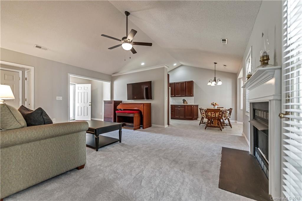 2475 Hawk Ridge Drive Gastonia, NC 28056 - Photo 4 of 25 Gallery Image 4