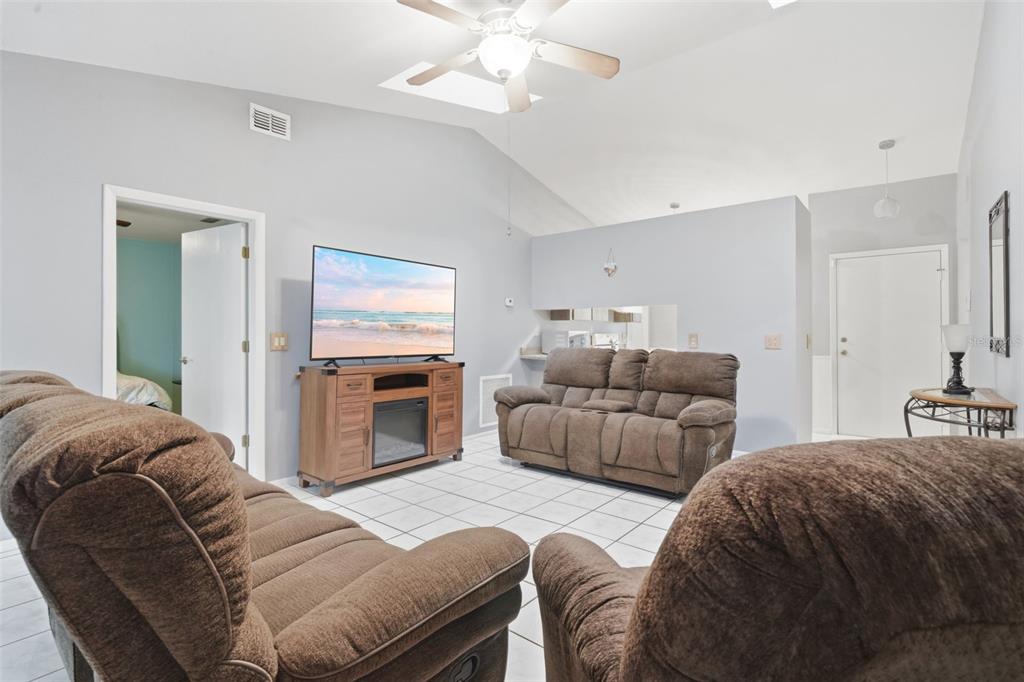 61 Floridana Road DeBary, FL 32713 - Photo 6 of 32