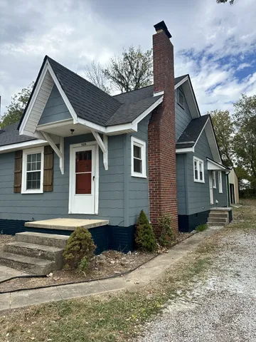 $975 | 408 West Carroll Street, Unit B, Tullahoma, TN 37388