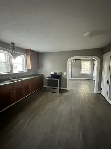 $975 | 408 West Carroll Street, Unit B, Tullahoma, TN 37388