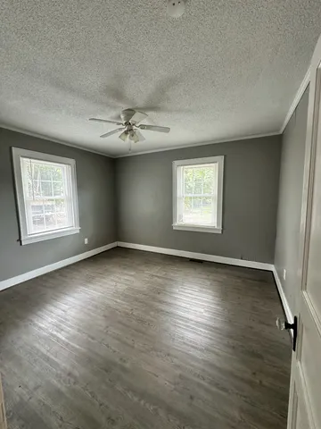 $975 | 408 West Carroll Street, Unit B, Tullahoma, TN 37388