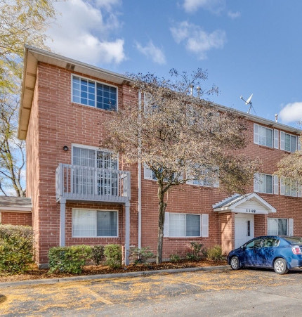 1348 South Lorraine Road, Unit C Wheaton, IL 60189 - Photo 1 of 7