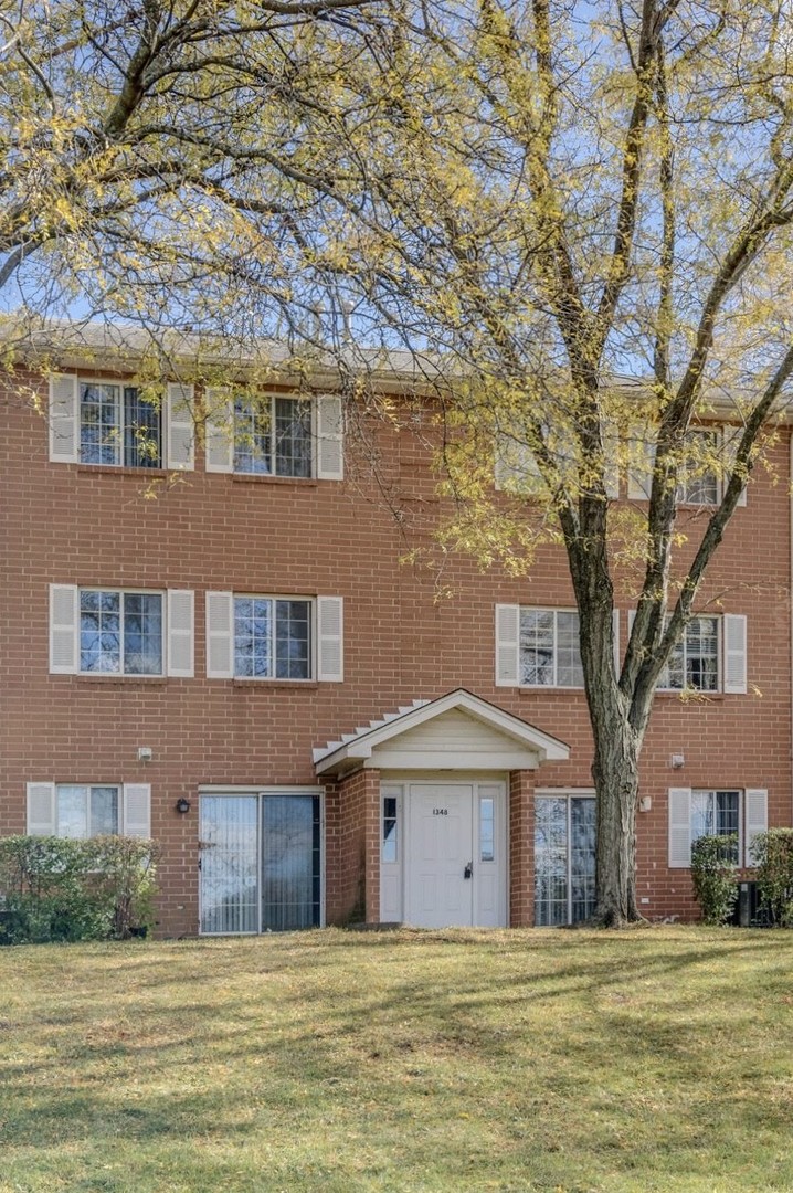 1348 South Lorraine Road, Unit C Wheaton, IL 60189 - Photo 3 of 7