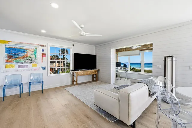 $3,075,000 | 2075 South Ocean Boulevard, Unit 4B, Delray Beach, FL 33483