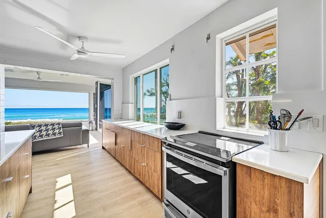 $3,075,000 | 2075 South Ocean Boulevard, Unit 4B, Delray Beach, FL 33483