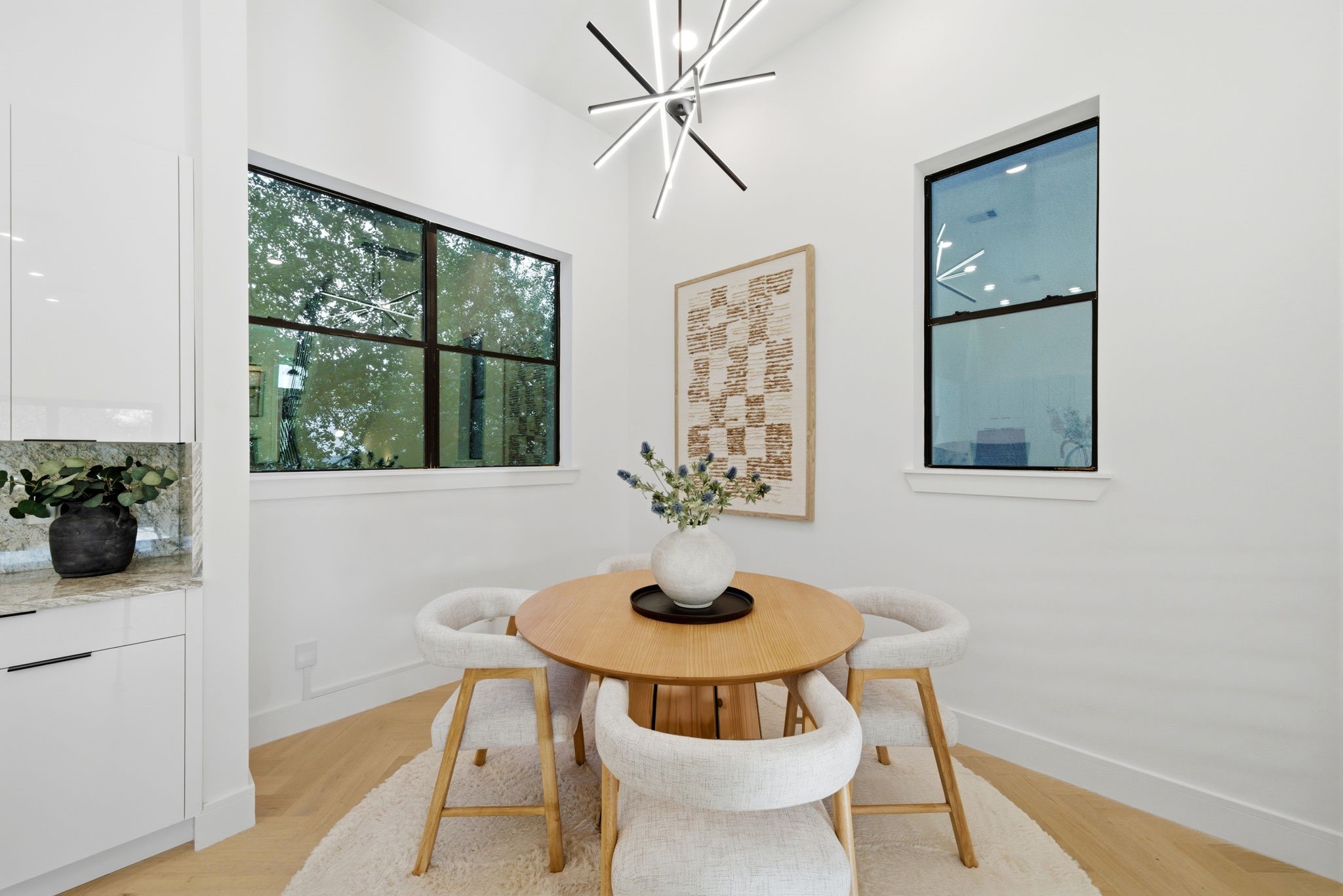 809 Memorial Heights Drive Houston, TX 77007 - Photo 17 of 40 a view of a dining room with furniture window and outside view