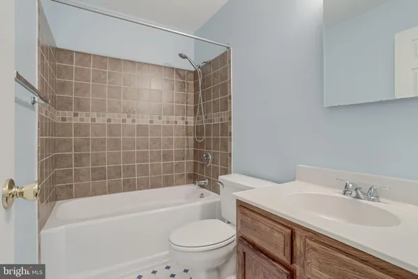 $2,950 | 219 Beacon Drive, Sterling, VA 20164