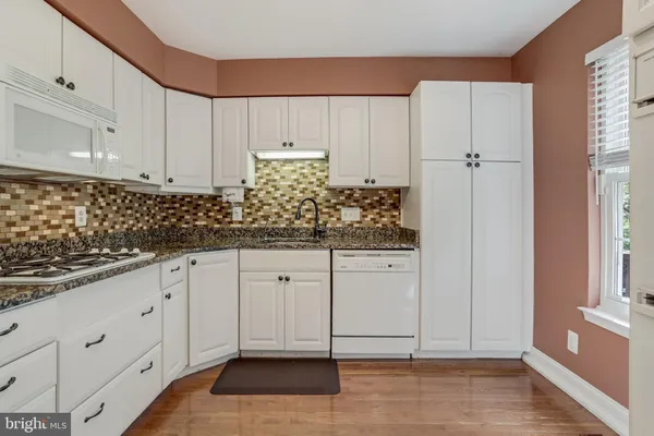 $2,950 | 219 Beacon Drive, Sterling, VA 20164
