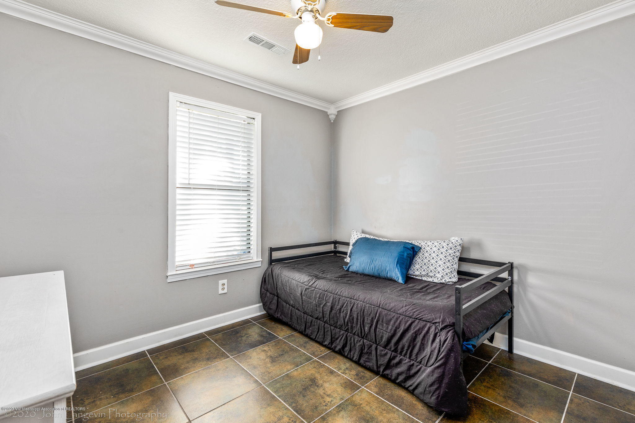6435 Yorkshire Road Horn Lake, MS 38637 - Photo 12 of 20 Bedroom 2 pic 1