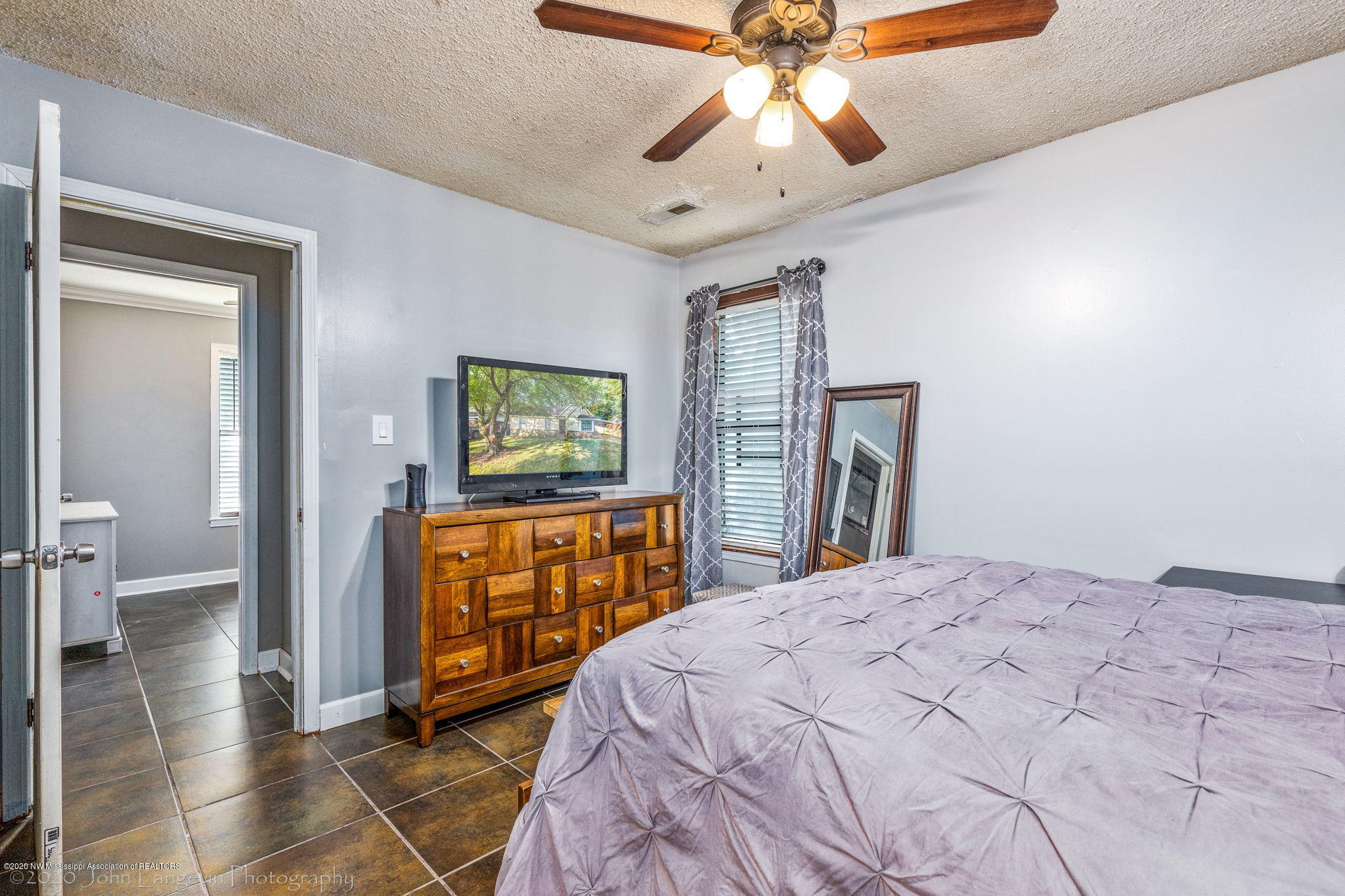 6435 Yorkshire Road Horn Lake, MS 38637 - Photo 15 of 20 Master Bedroom pic 2 2