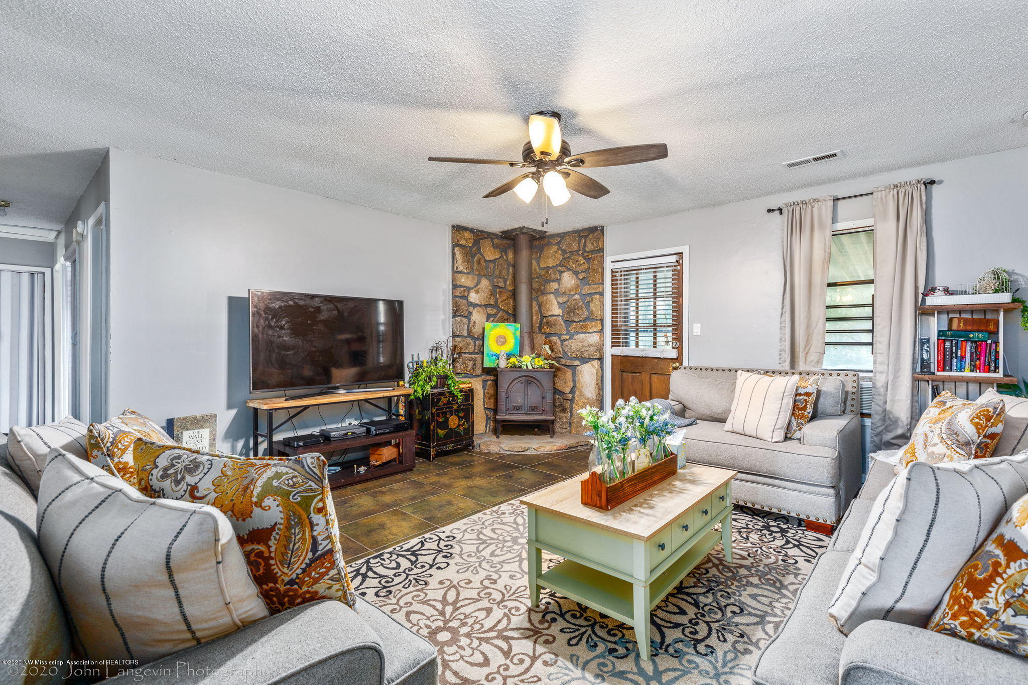 Living rm pic 2