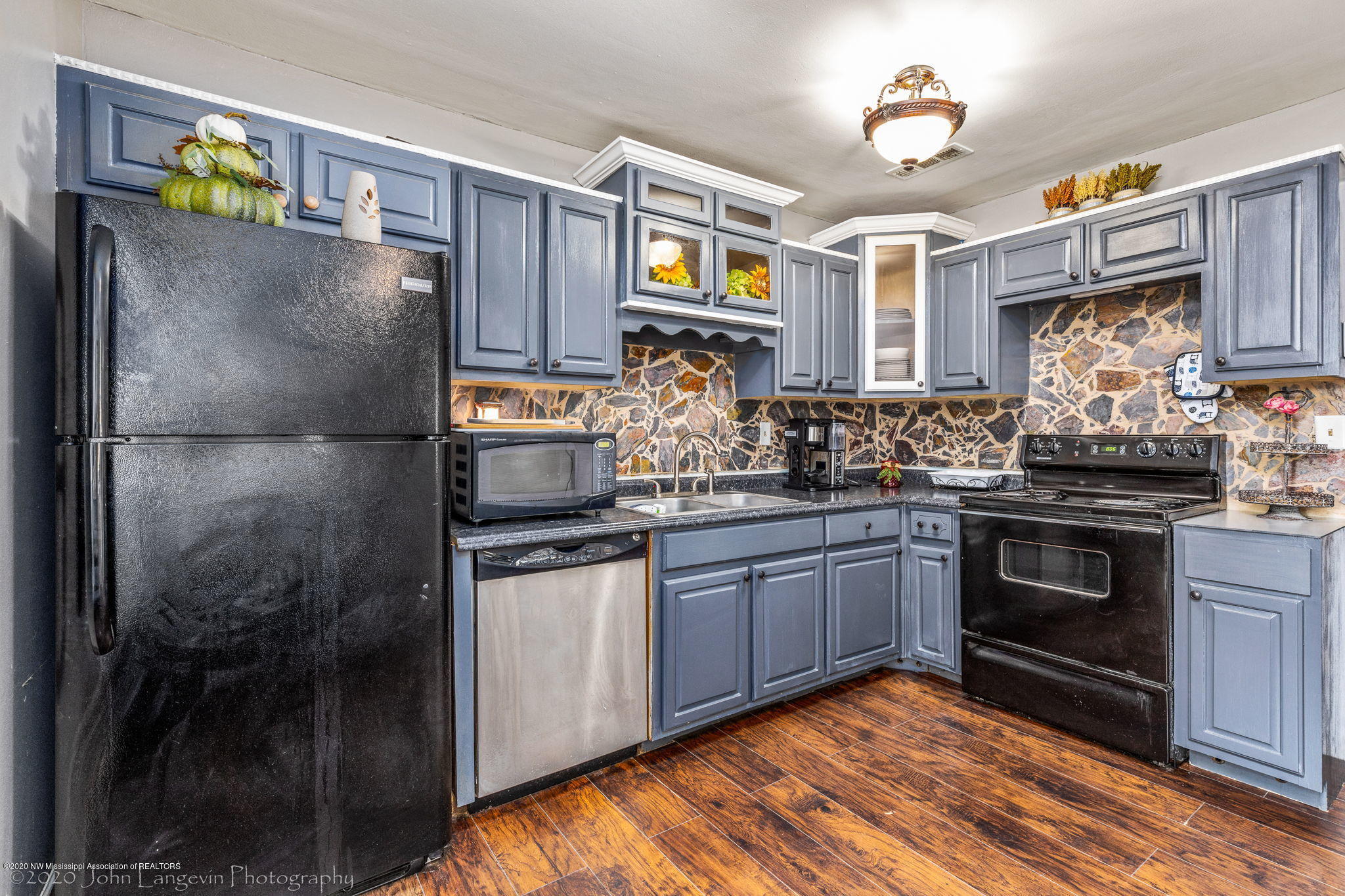 Kitchen Pic 3