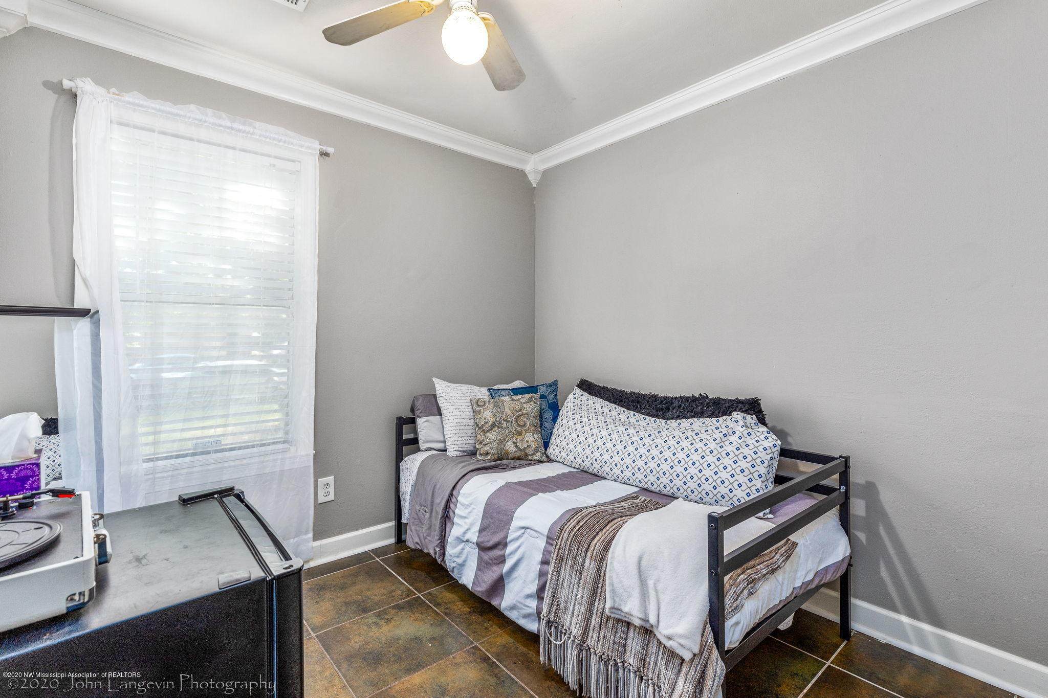 6435 Yorkshire Road Horn Lake, MS 38637 - Photo 10 of 20 Bedroom1 pic 1