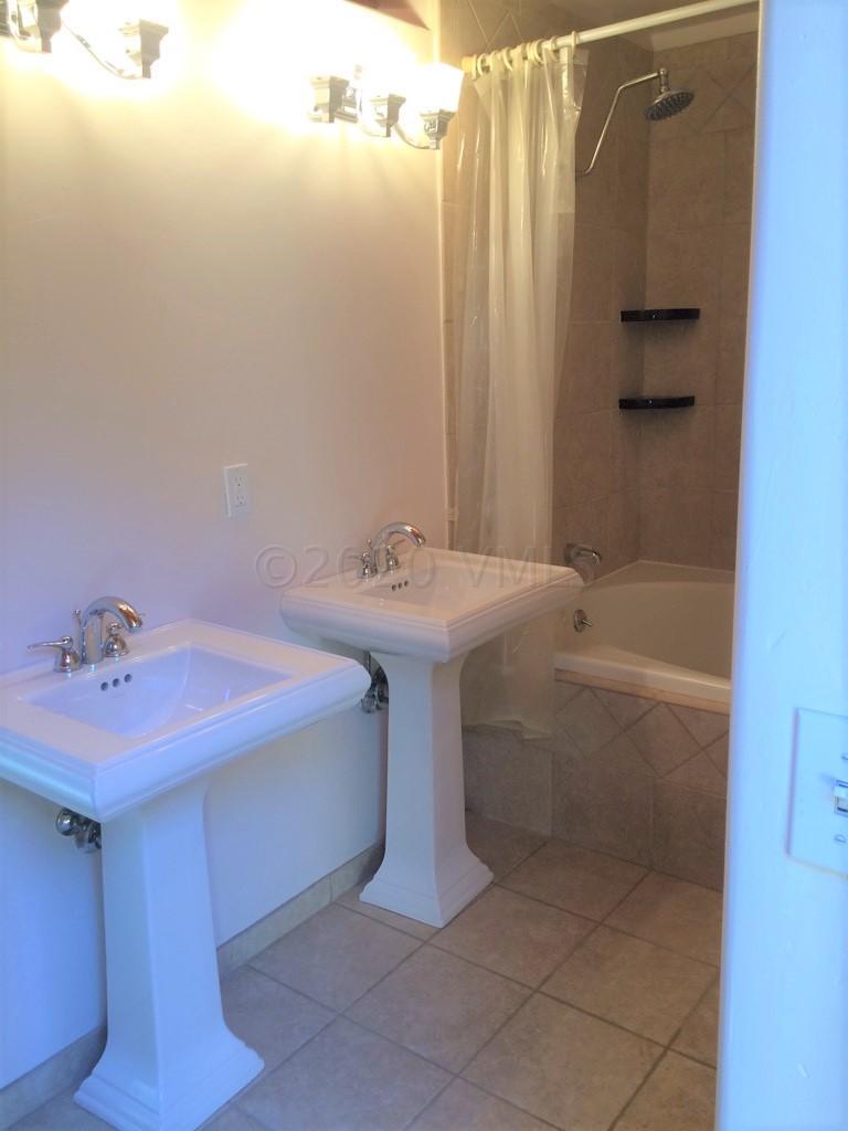 2958 South Frontage Road West, Unit C4 Vail, CO 81657 - Photo 13 of 16 master bath (2)
