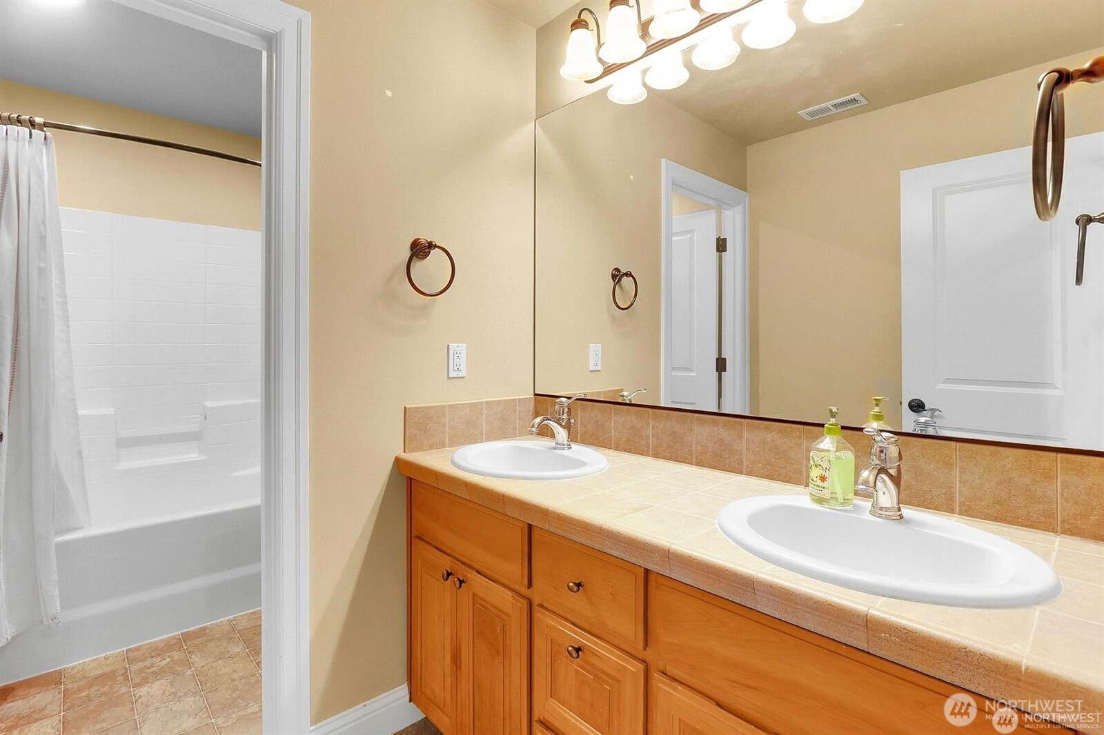 10311 Northeast 194th Street Bothell, WA 98011 - Photo 26 of 40