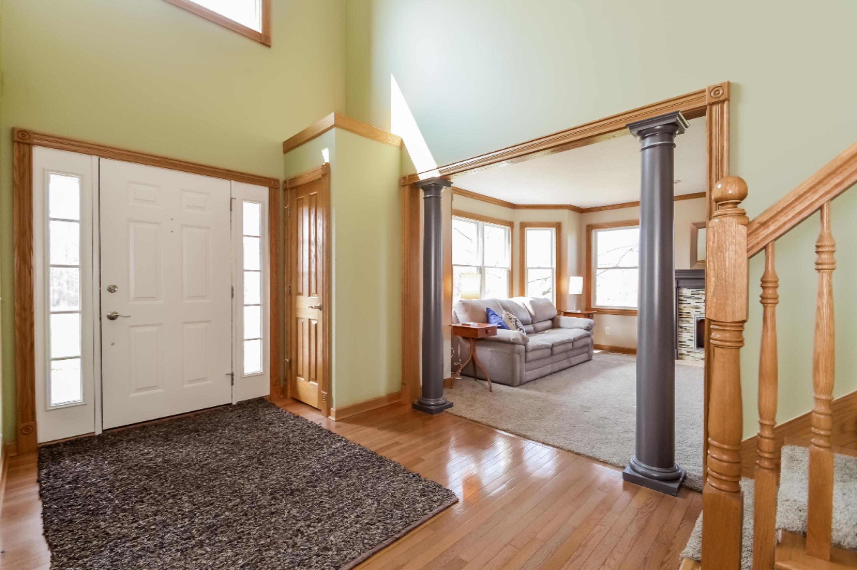 13180 Bailey Road Ravenna, MI 49451 - Photo 10 of 62 004-photo-foyer-933859