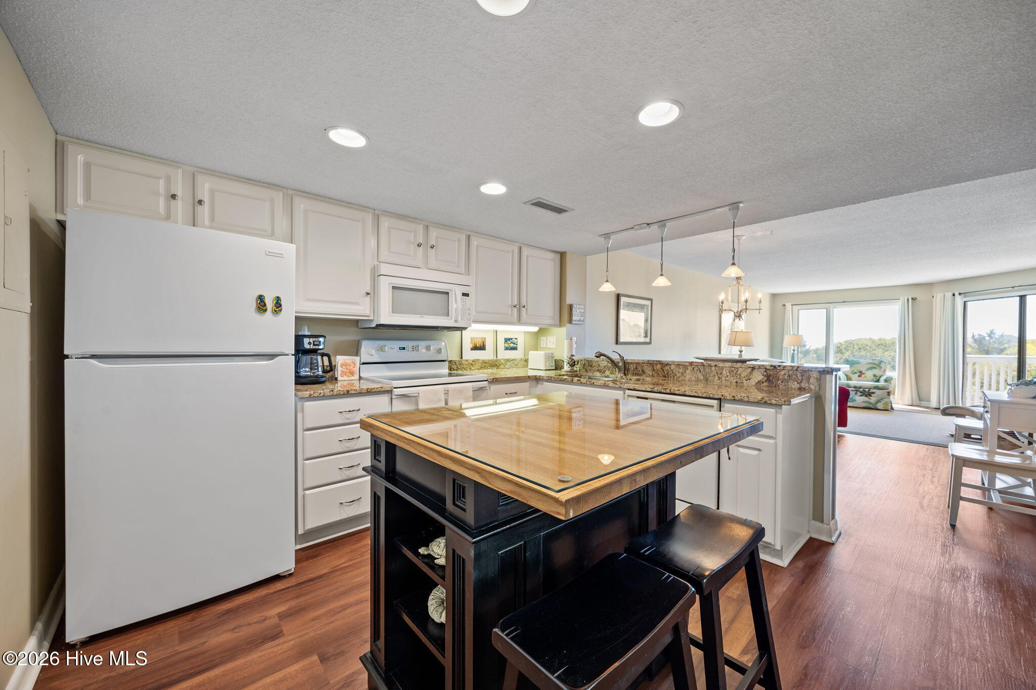 10300 Coast Guard Road, Unit 107E Emerald Isle, NC 28594 - Photo 6 of 51 29-web-or-mls-IMG_9586