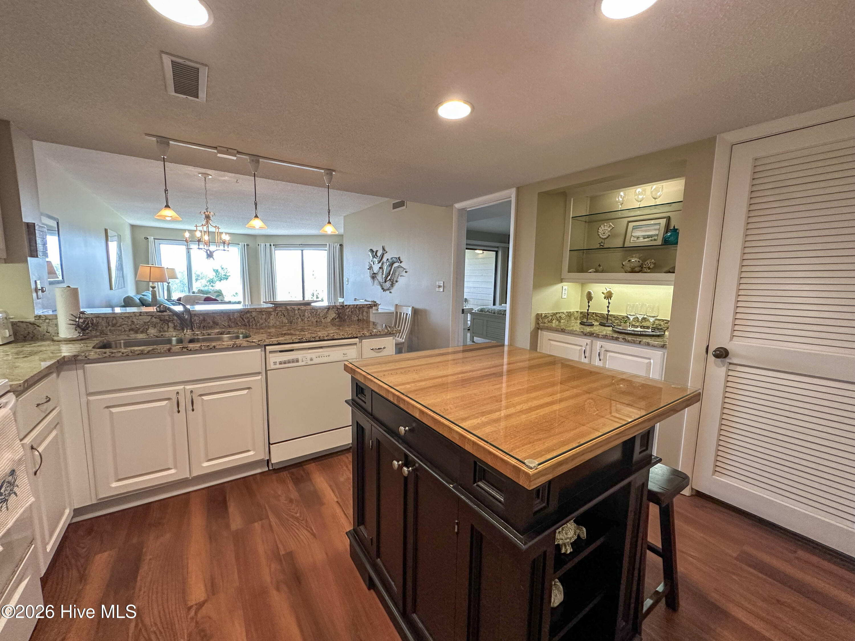 10300 Coast Guard Road, Unit 107E Emerald Isle, NC 28594 - Photo 7 of 51 PEV Wine Bar