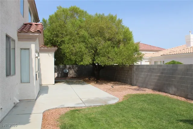 $3,298 | 64 Arcadian Shores Street, Las Vegas, NV 89148