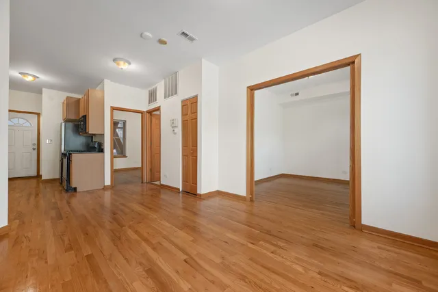 $189,000 | 1167 East 61st Street, Unit 2, Chicago, IL 60637