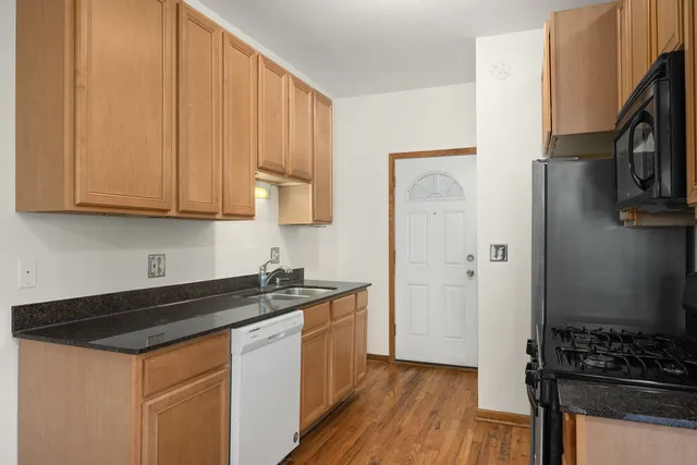 $189,000 | 1167 East 61st Street, Unit 2, Chicago, IL 60637