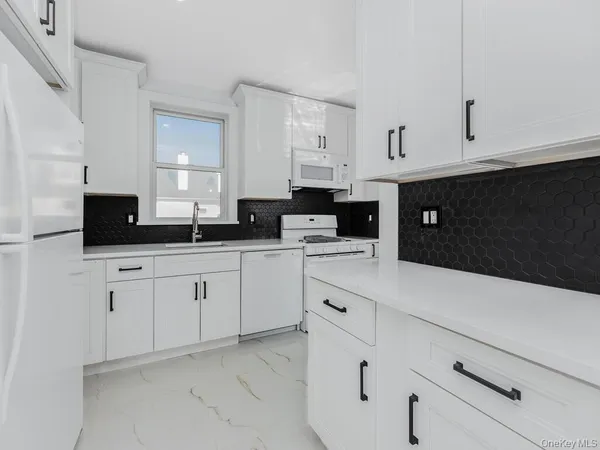 $1,200,000 | 146-84 182nd Street | Springfield Gardens