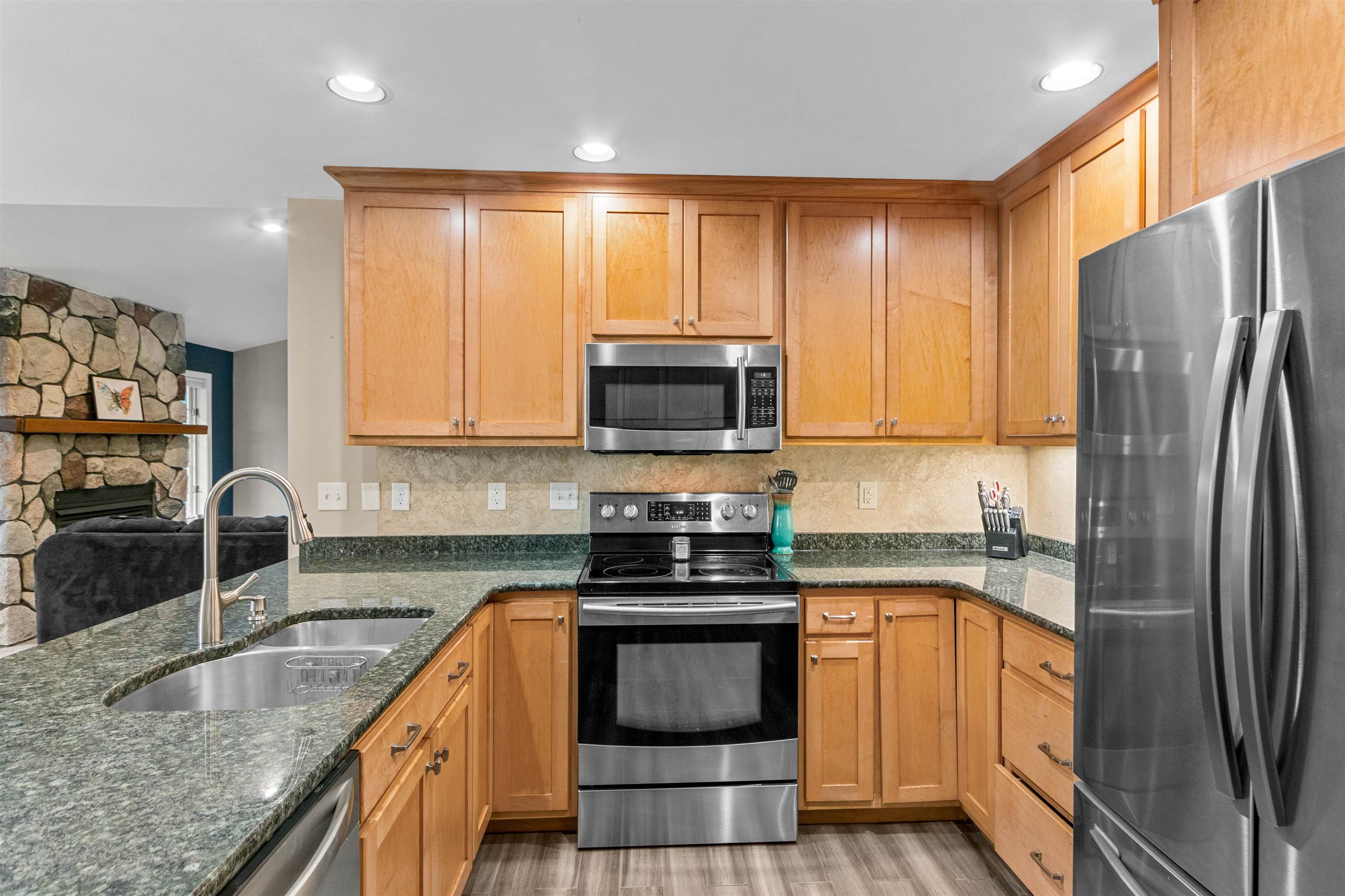 4790 Emerald Lane Stevens Point, WI 54482 - Photo 6 of 40