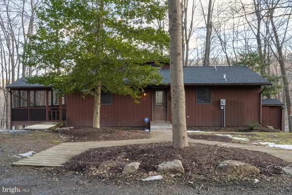 $365,000 | 85 Bluebird Lane, Berkeley Springs, WV 25411