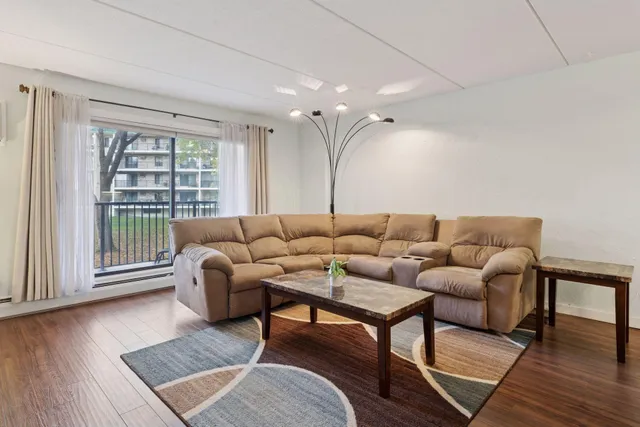 $149,900 | 10501 Cedar Lake Road, Unit 206, Minnetonka, MN 55305