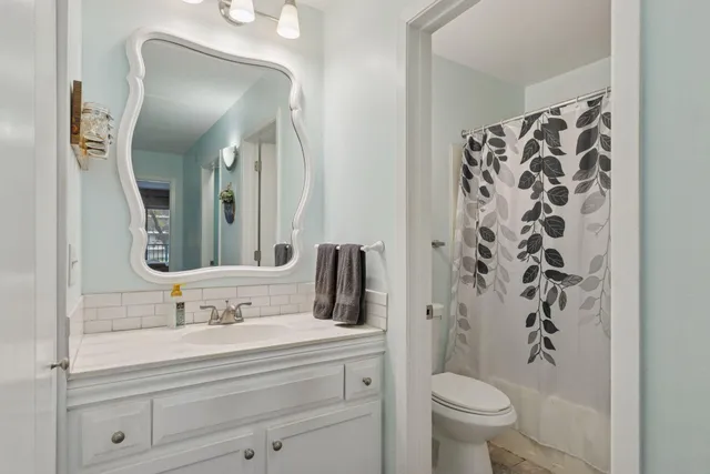 $149,900 | 10501 Cedar Lake Road, Unit 206, Minnetonka, MN 55305