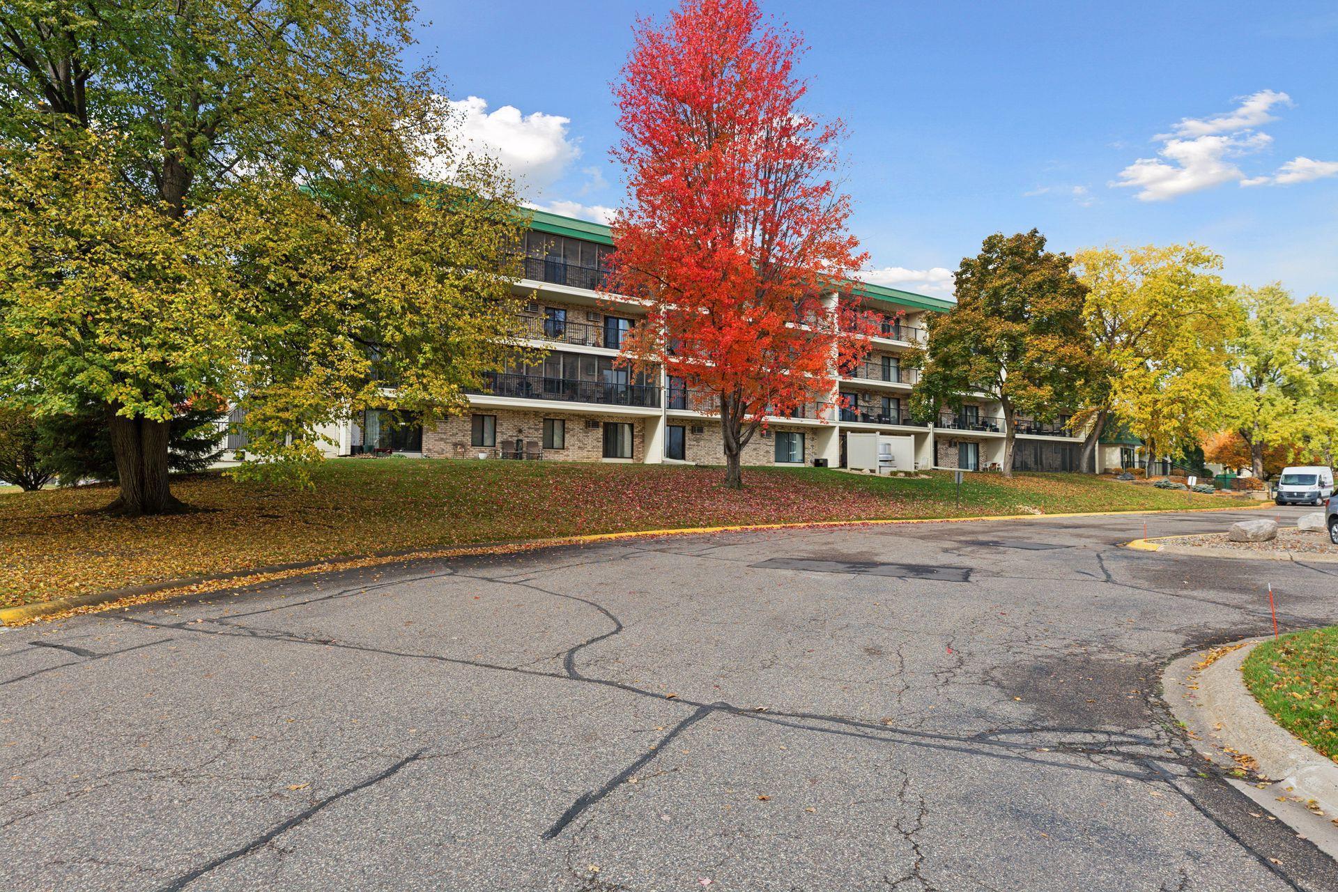 10501 Cedar Lake Road, Unit 206 Minnetonka, MN 55305 - Photo 3 of 41