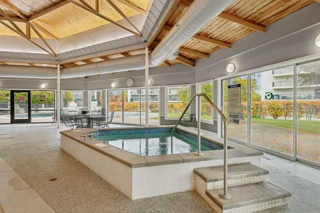 $149,900 | 10501 Cedar Lake Road, Unit 206, Minnetonka, MN 55305