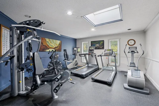 $149,900 | 10501 Cedar Lake Road, Unit 206, Minnetonka, MN 55305