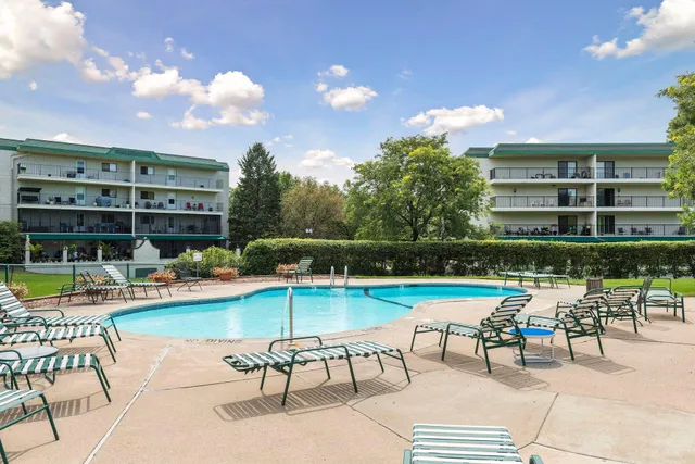 $149,900 | 10501 Cedar Lake Road, Unit 206, Minnetonka, MN 55305