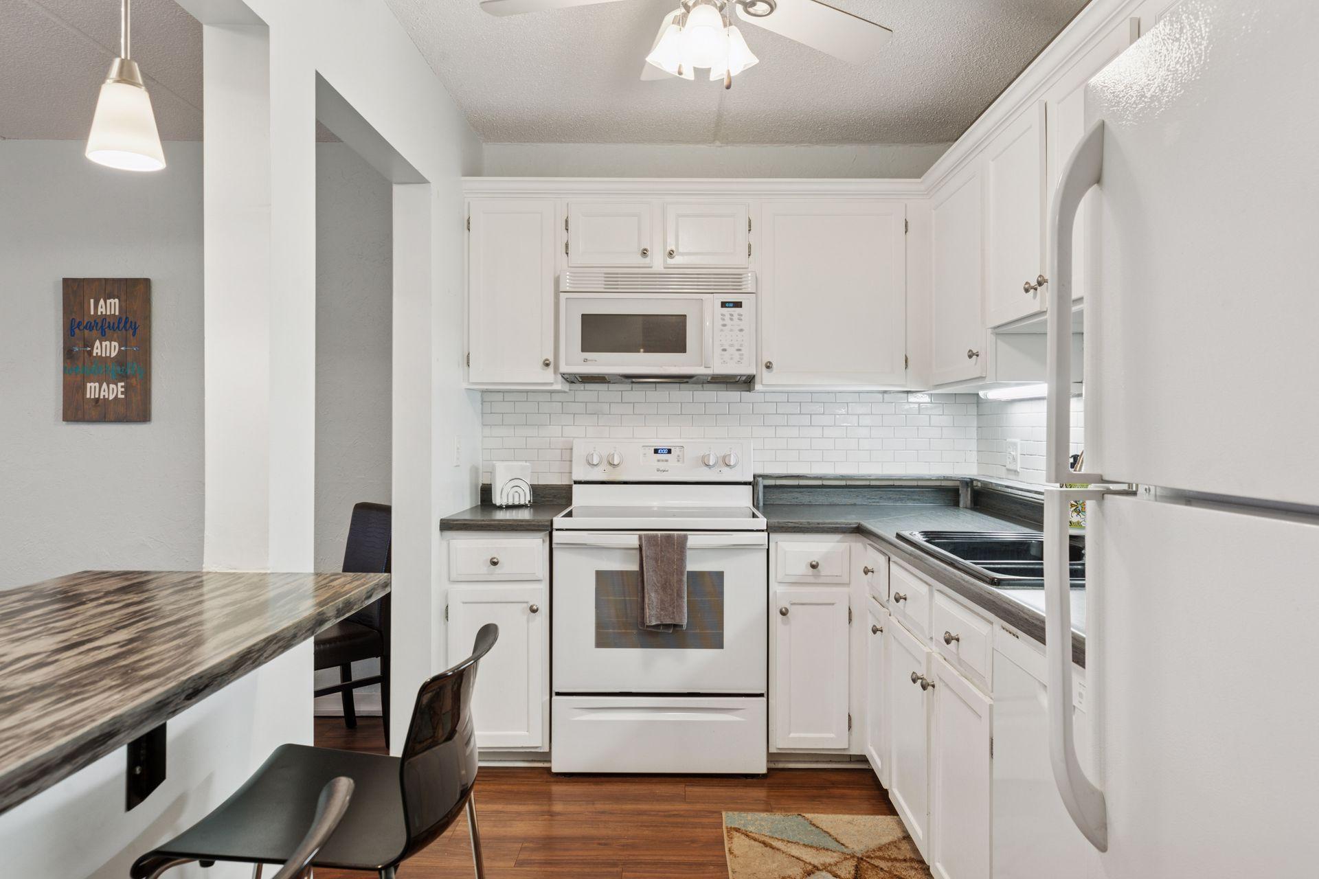 10501 Cedar Lake Road, Unit 206 Minnetonka, MN 55305 - Photo 5 of 41