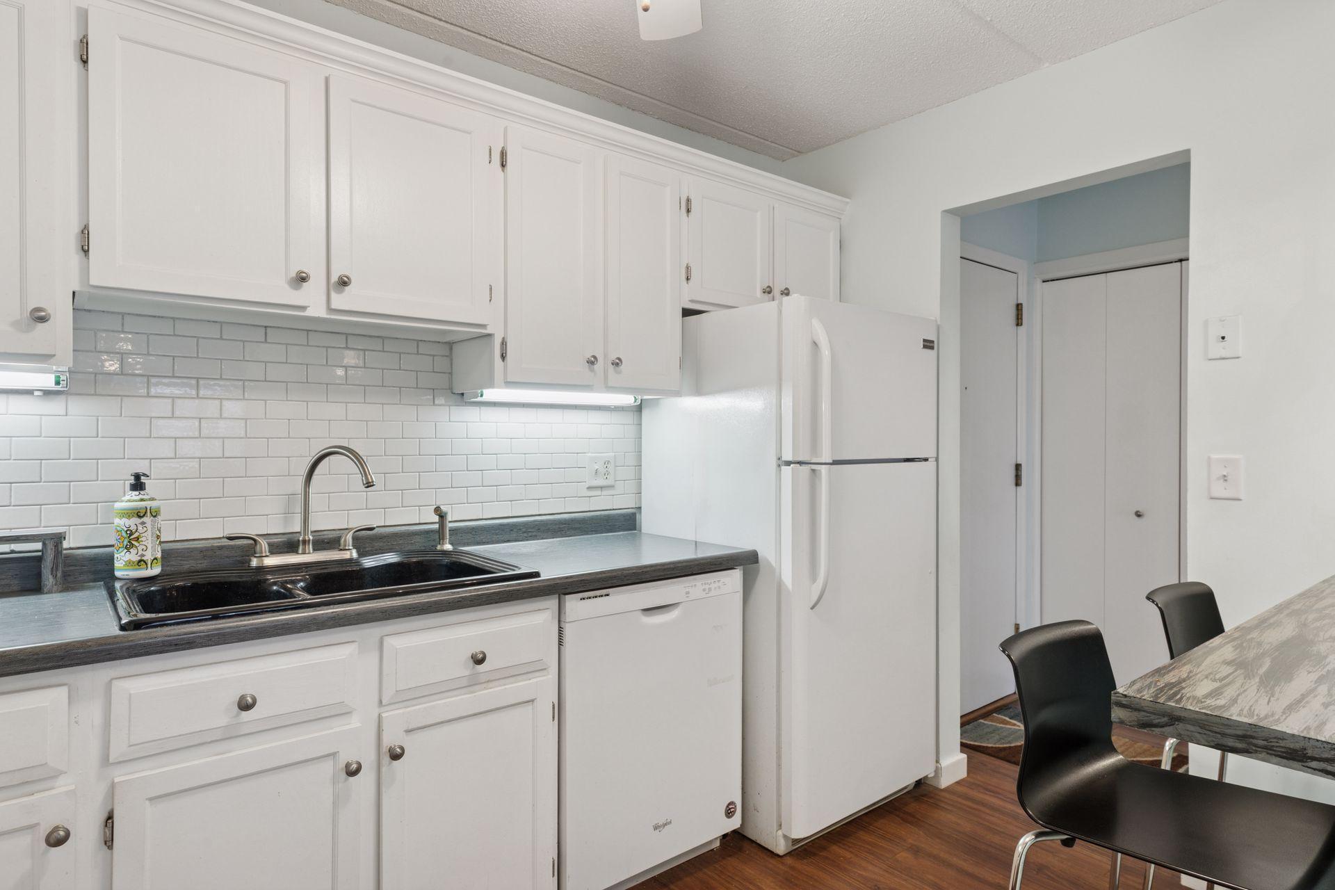 10501 Cedar Lake Road, Unit 206 Minnetonka, MN 55305 - Photo 7 of 41