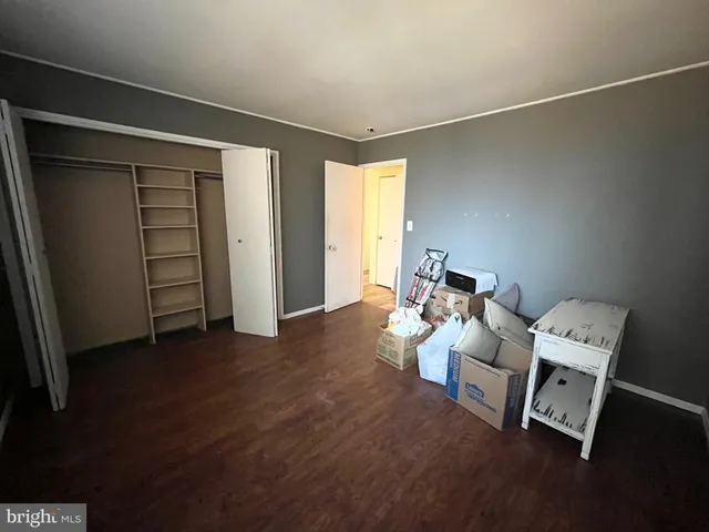 $325,000 | 394 Lakeside Drive, Levittown, PA 19054