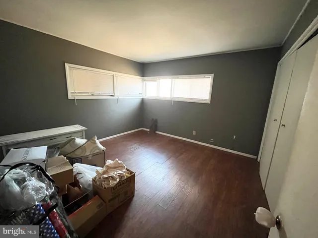 $325,000 | 394 Lakeside Drive, Levittown, PA 19054