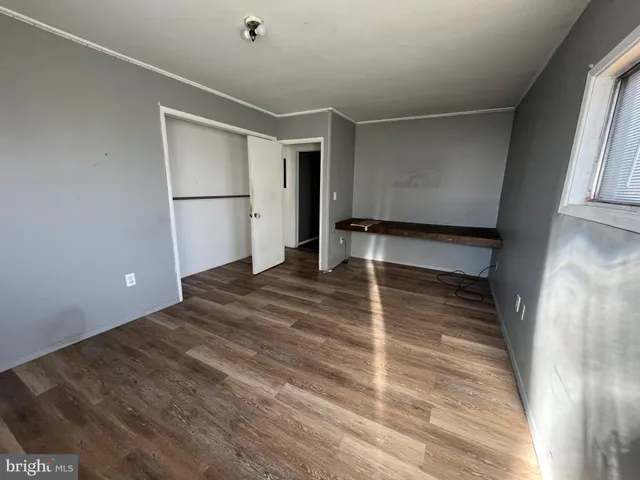 $325,000 | 394 Lakeside Drive, Levittown, PA 19054