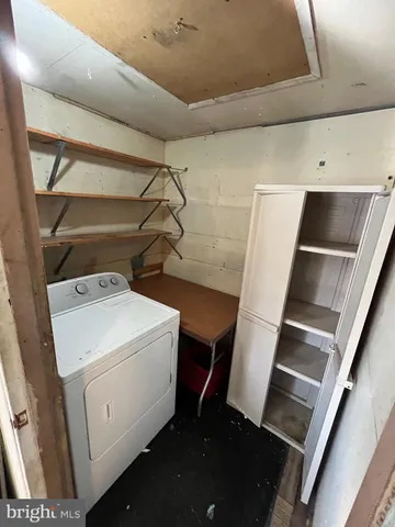 $325,000 | 394 Lakeside Drive, Levittown, PA 19054