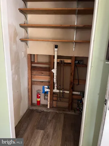 $325,000 | 394 Lakeside Drive, Levittown, PA 19054