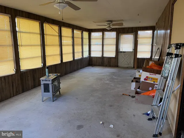 $325,000 | 394 Lakeside Drive, Levittown, PA 19054