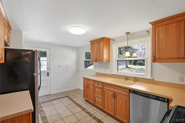 $298,500 | 208 Palmer Drive, Manlius, NY 13066