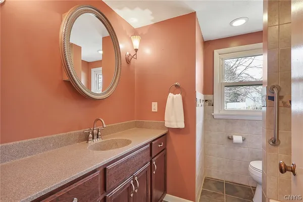 $298,500 | 208 Palmer Drive, Manlius, NY 13066