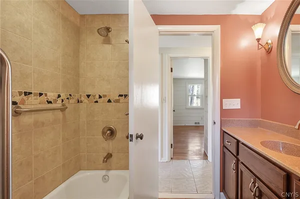 $298,500 | 208 Palmer Drive, Manlius, NY 13066