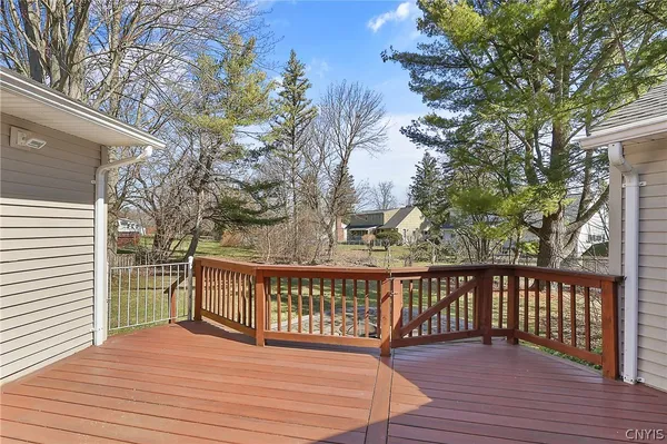 $298,500 | 208 Palmer Drive, Manlius, NY 13066