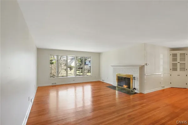 $298,500 | 208 Palmer Drive, Manlius, NY 13066